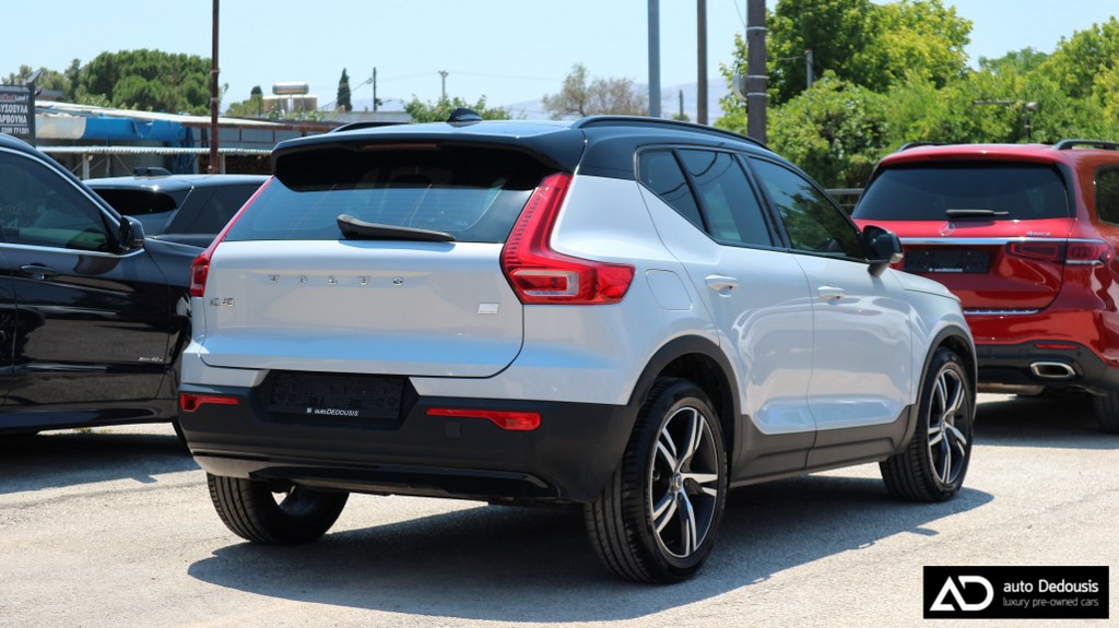 Volvo XC40 Τ4 | R-Design | Recharge