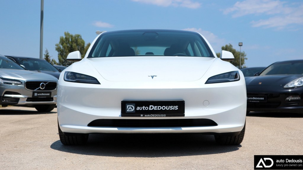 Tesla Model 3 Premium | Highland | Panorama