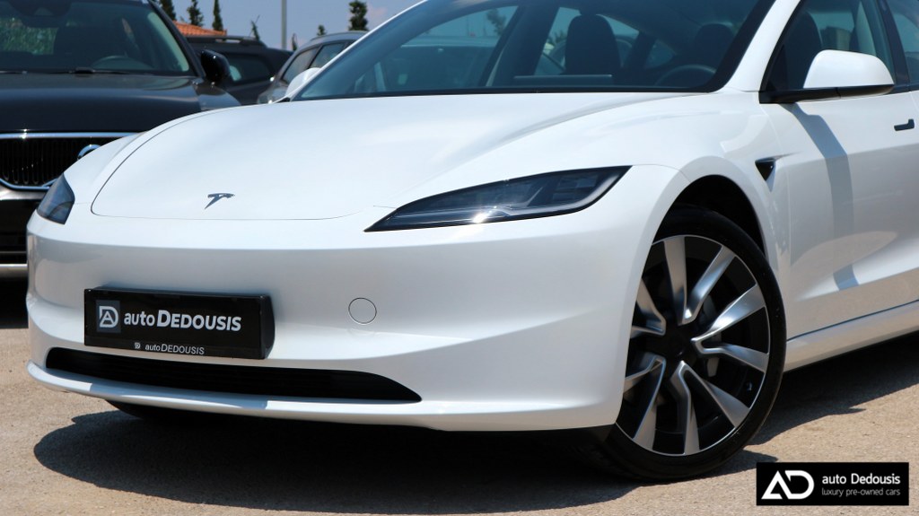 Tesla Model 3 Premium | Highland | Panorama