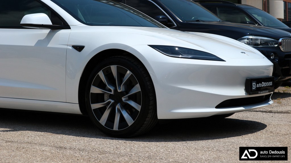 Tesla Model 3 Premium | Highland | Panorama