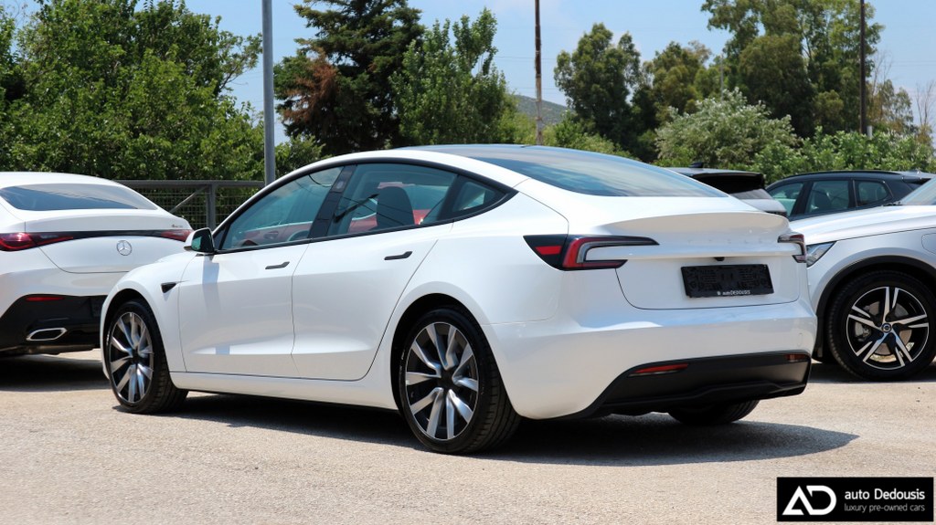 Tesla Model 3 Premium | Highland | Panorama