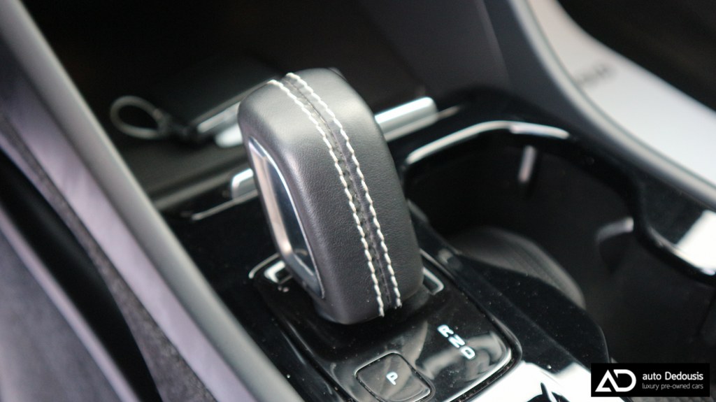 Volvo XC40 Τ4 | R-Design | Recharge
