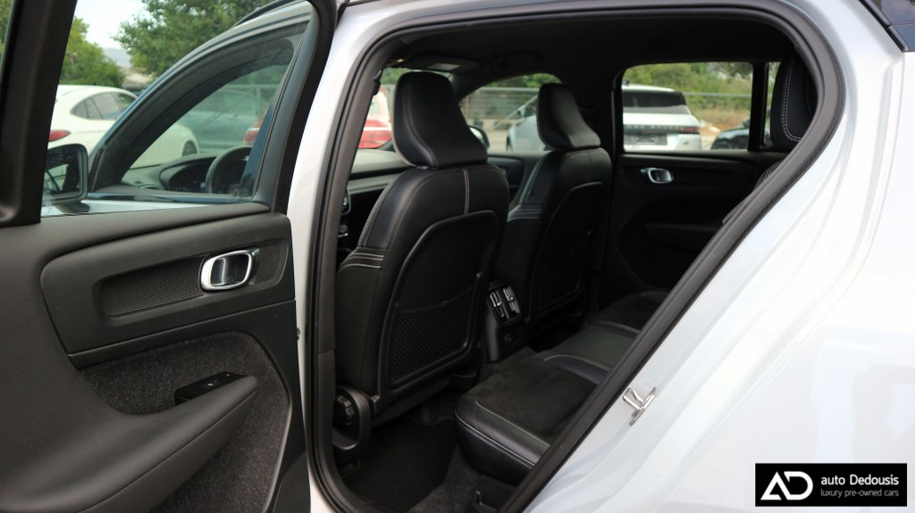 Volvo XC40 Τ4 | R-Design | Recharge