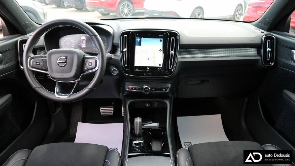 Volvo XC40 Τ4 | R-Design | Recharge