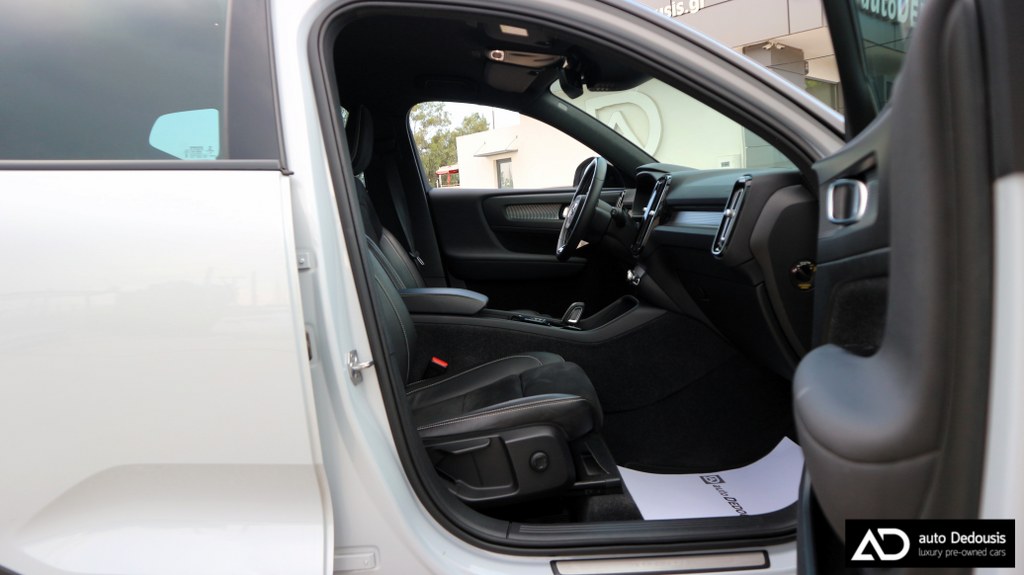 Volvo XC40 Τ4 | R-Design | Recharge