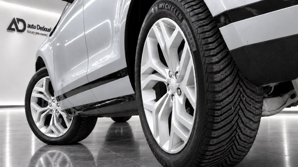 Land Rover Range Rover Evoque R-Dynamic SE | Meridian
