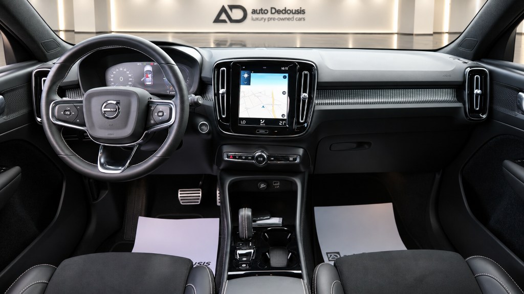 Volvo XC40 Τ4 | R-Design | Recharge