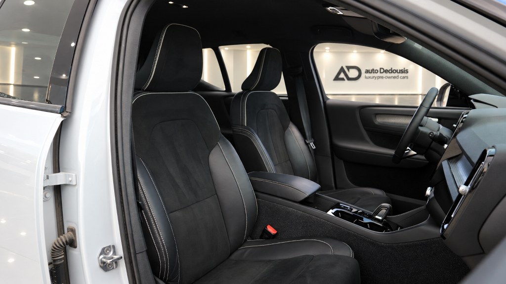 Volvo XC40 Τ4 | R-Design | Recharge