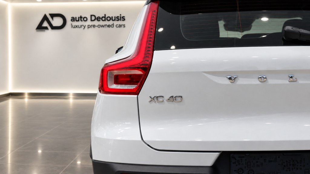Volvo XC40 Τ4 | R-Design | Recharge