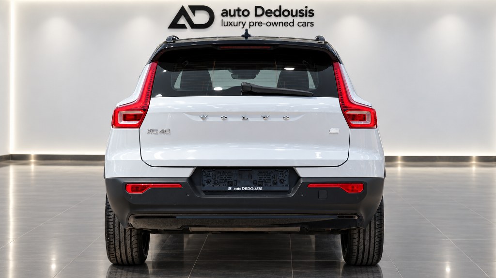 Volvo XC40 Τ4 | R-Design | Recharge