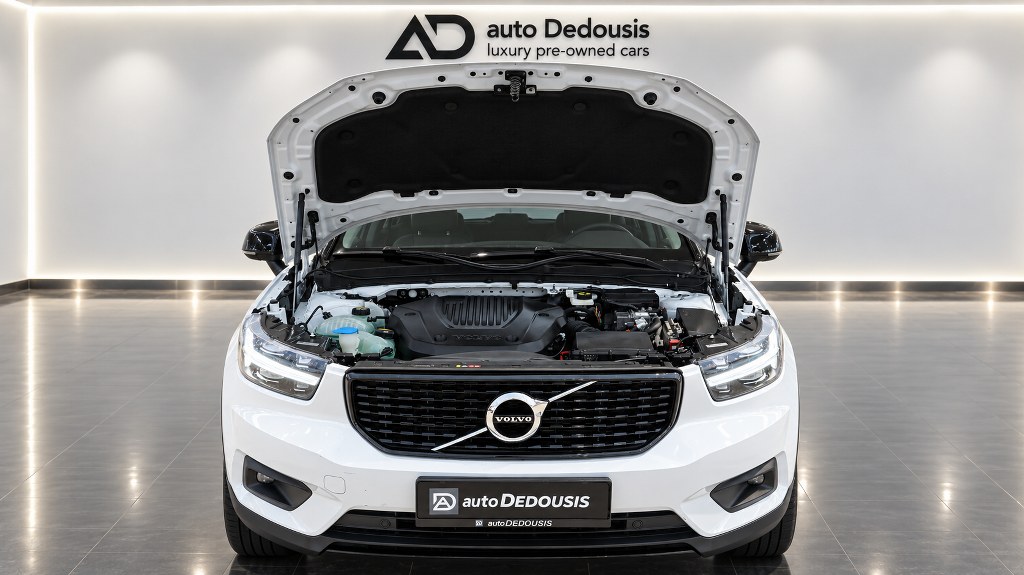 Volvo XC40 Τ4 | R-Design | Recharge