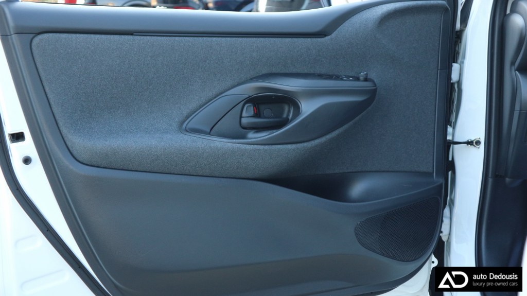 Toyota Yaris Hybrid | Business | Navi