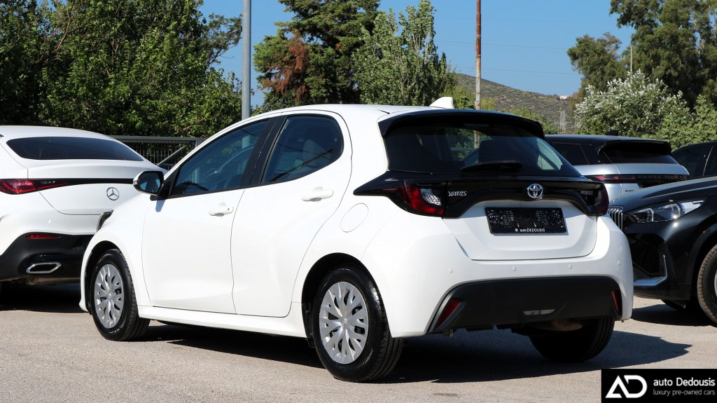 Toyota Yaris Hybrid | Business | Navi