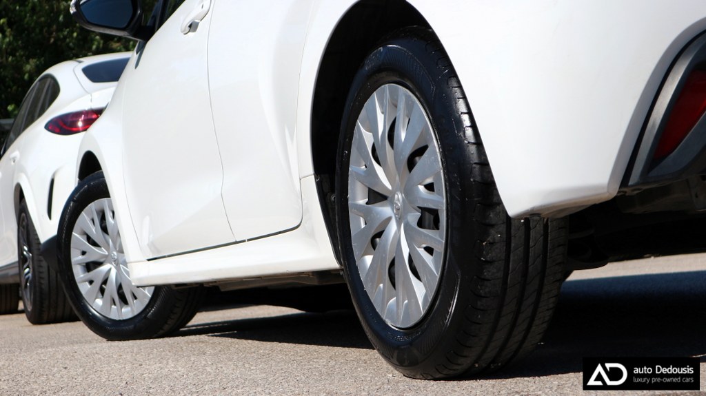 Toyota Yaris Hybrid | Business | Navi