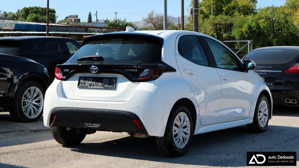 Toyota Yaris Hybrid | Business | Navi
