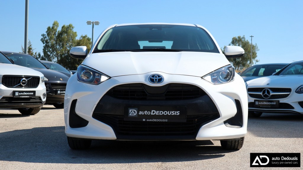 Toyota Yaris Hybrid | Business | Navi