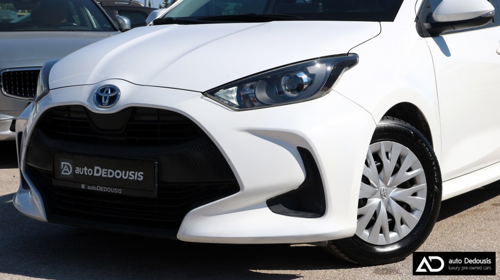 Toyota Yaris Hybrid | Business | Navi