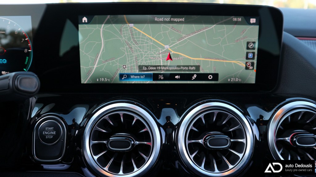 Mercedes GLA 250e Plug In Hybrid | Progressive | Panorama