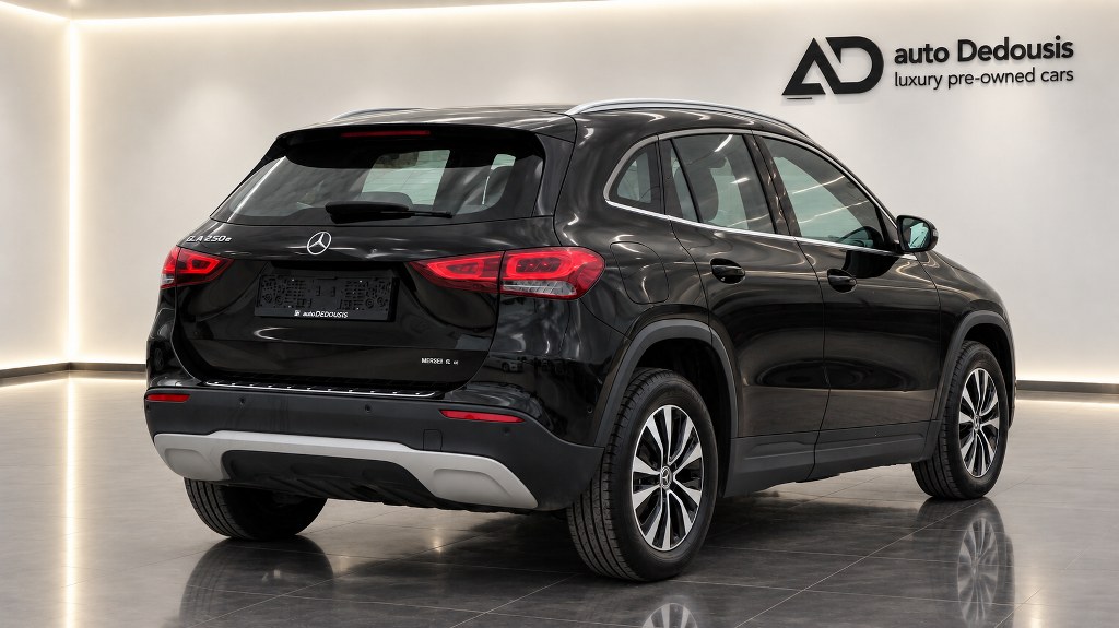 Mercedes GLA250 Plug in Hybrid | Style | Navi | Led