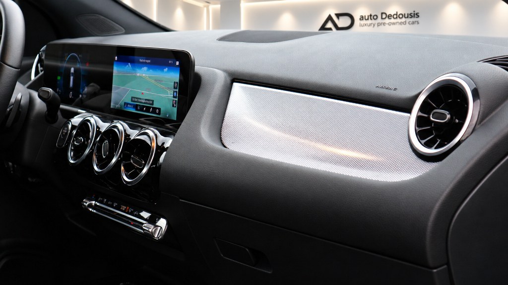 Mercedes GLA250 Plug in Hybrid | Style | Navi | Led