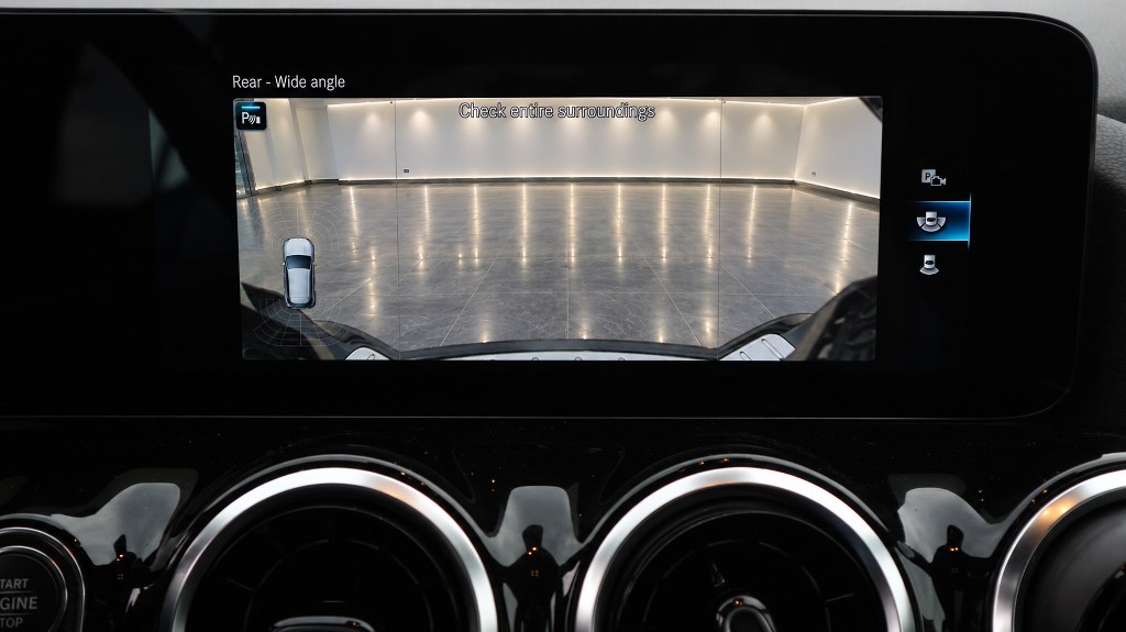 Mercedes GLA250 Plug in Hybrid | Style | Navi | Led