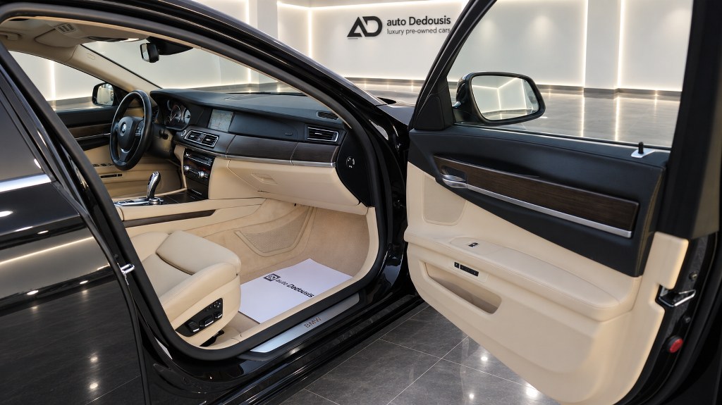 Bmw 740 Sunroof | Navi | Soft Close