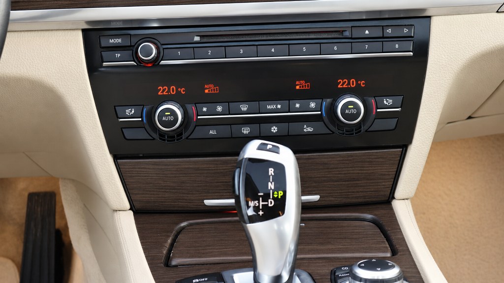 Bmw 740 Sunroof | Navi | Soft Close