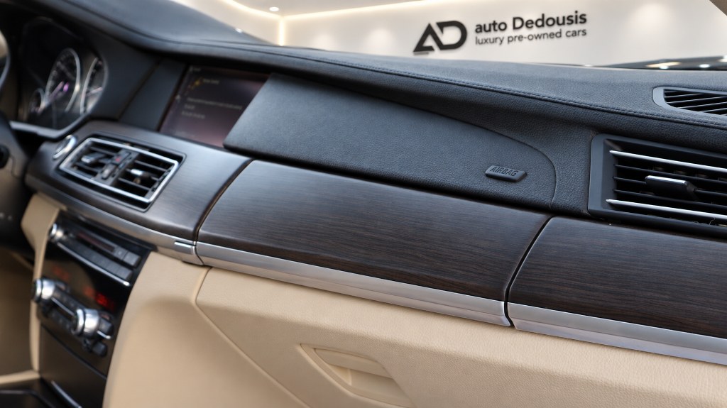 Bmw 740 Sunroof | Navi | Soft Close