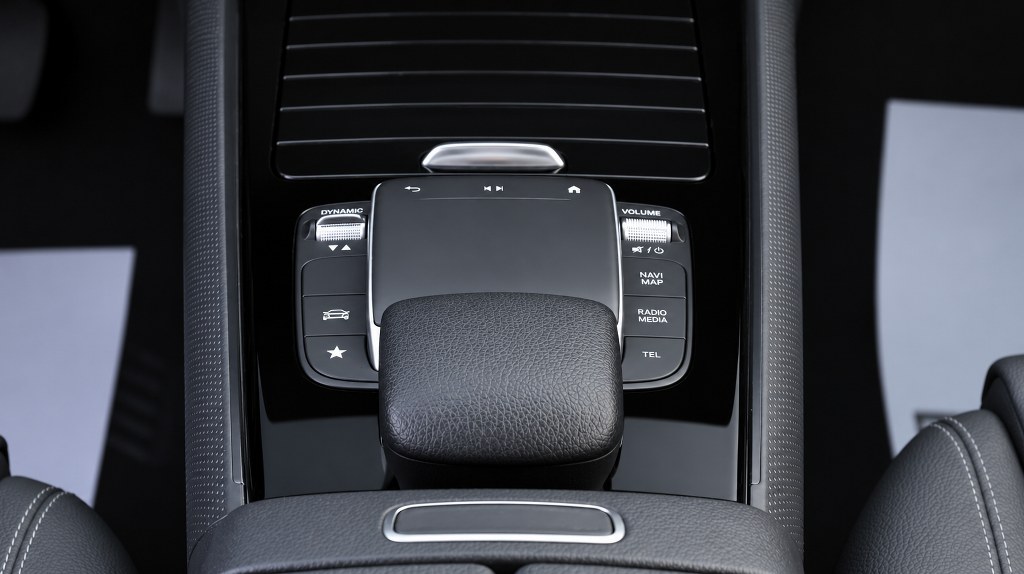 Mercedes-Benz GLA200 Style | Night Black