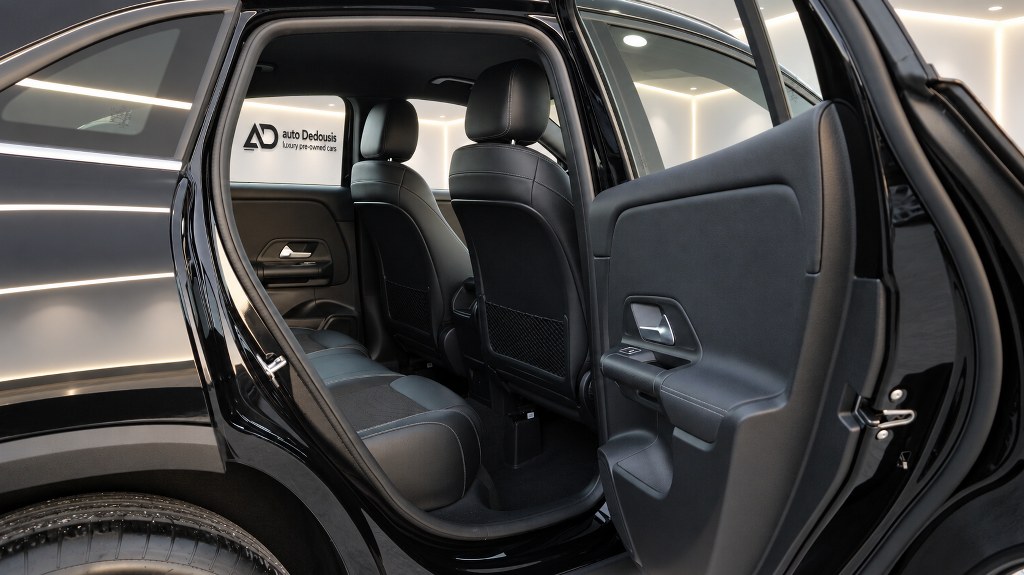 Mercedes-Benz GLA200 Style | Night Black