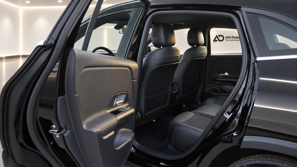 Mercedes-Benz GLA200 Style | Night Black
