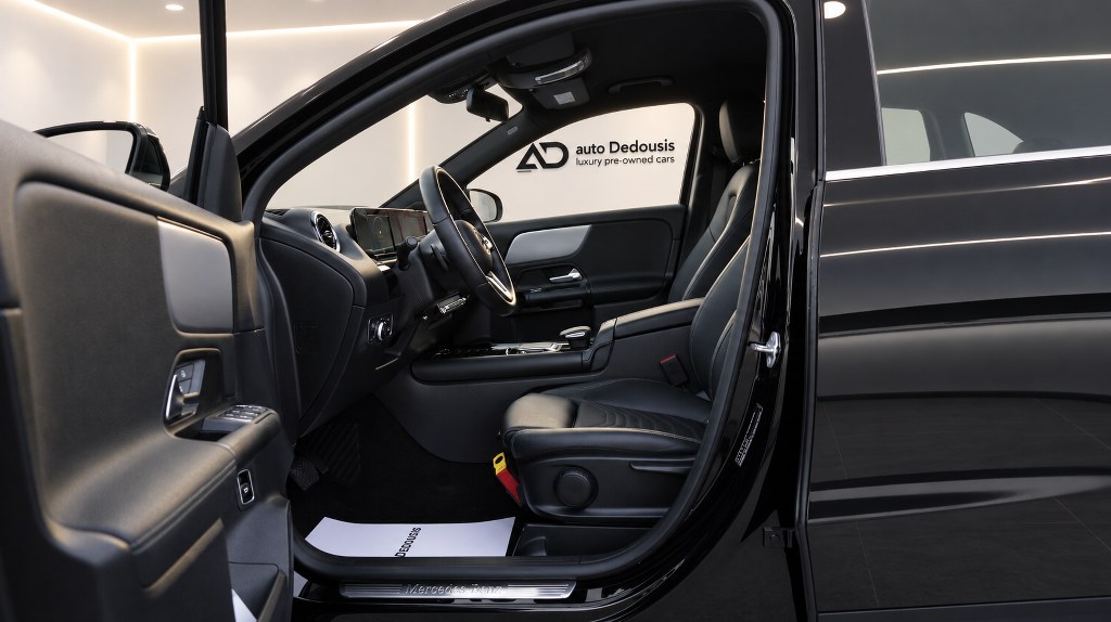 Mercedes-Benz GLA200 Style | Night Black