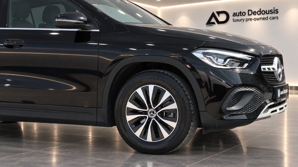Mercedes-Benz GLA200 Style | Night Black
