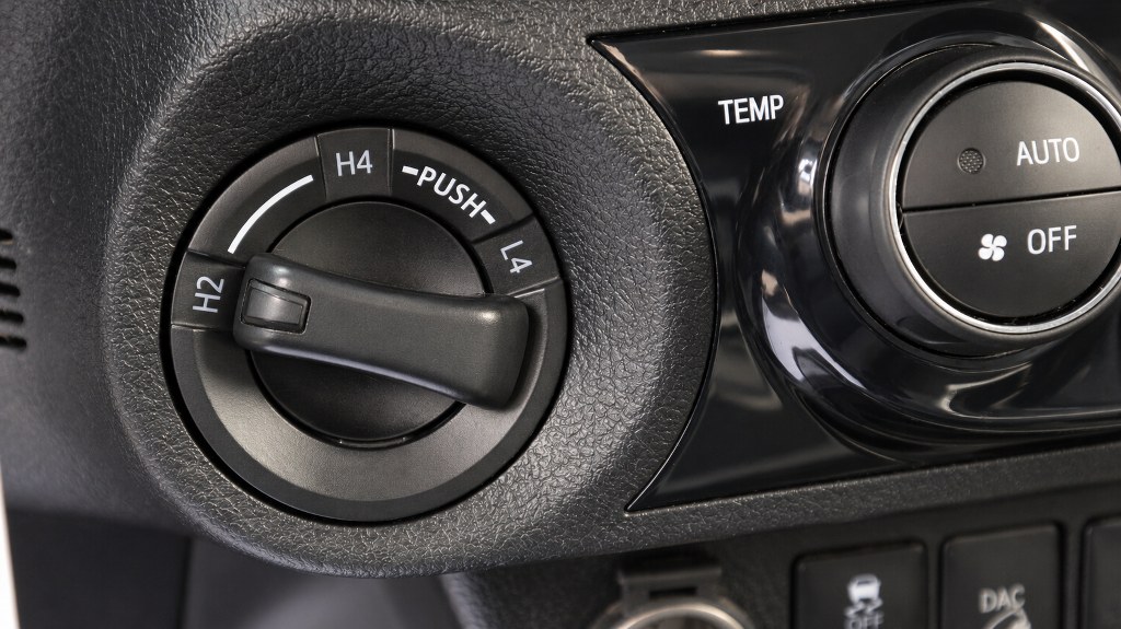 Toyota Hilux Double Cab | 2.8D 204Hp | 4X4