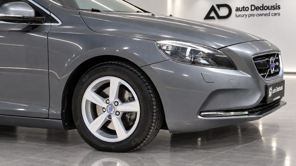 Volvo V40 Momentum D2 | Powershift | Navi