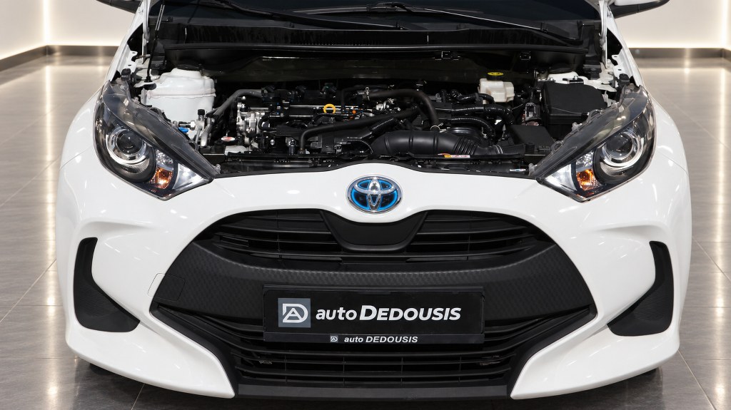 Toyota Yaris Hybrid | Business