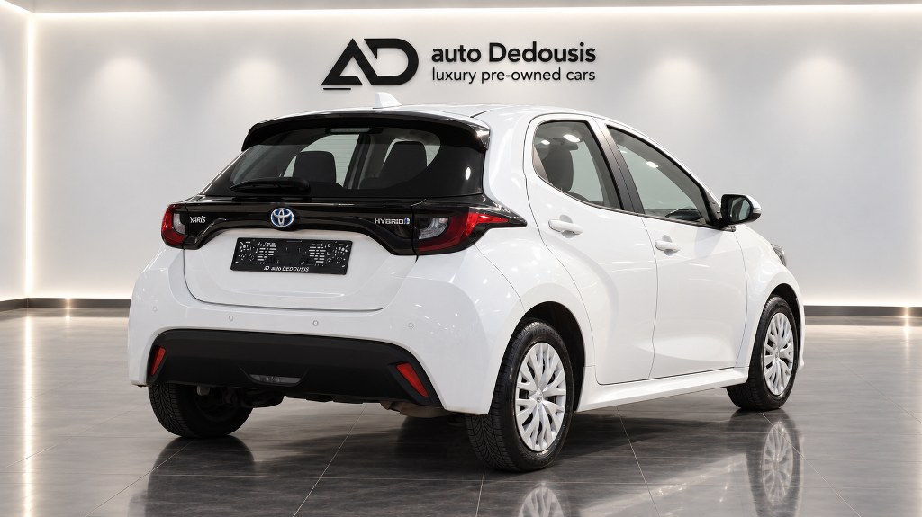 Toyota Yaris Hybrid | Business